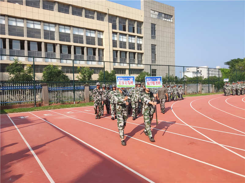 吉安市理工技工學(xué)校2021級(jí)新生國(guó)防素養(yǎng)訓(xùn)練活動(dòng)圓滿結(jié)束