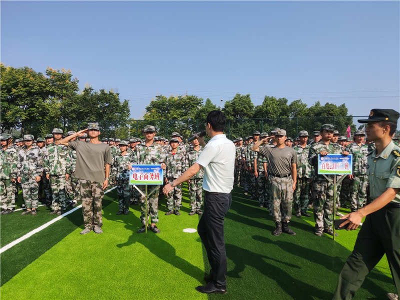 吉安市理工技工學(xué)校2021級(jí)新生國(guó)防素養(yǎng)訓(xùn)練活動(dòng)圓滿結(jié)束