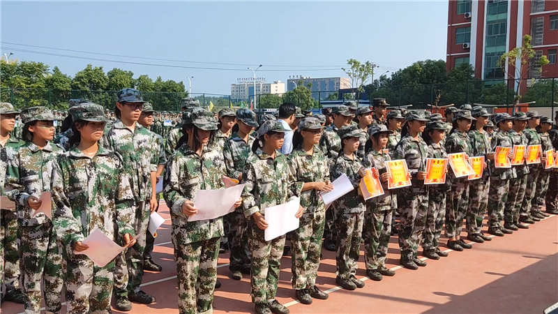 吉安市理工技工學(xué)校2021級(jí)新生國(guó)防素養(yǎng)訓(xùn)練活動(dòng)圓滿結(jié)束