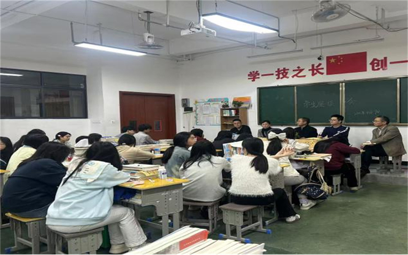 吉安市理工技工學(xué)校開(kāi)展“凝聚共識(shí) 共話(huà)成